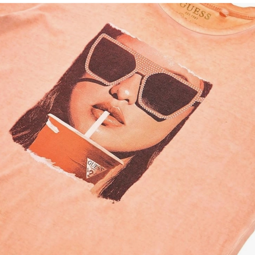 GUESS Women's Short Sleeve Red Cup Easy Tee Shirt sz Medium